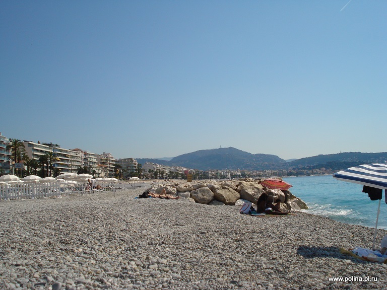 мидии с картошкой фри на пляже в Ницце, пляжи Ниццы, гид вам покажет лучшие пляжи Ниццы, гид Ницца, переводчик Ницца, яхта Ницца